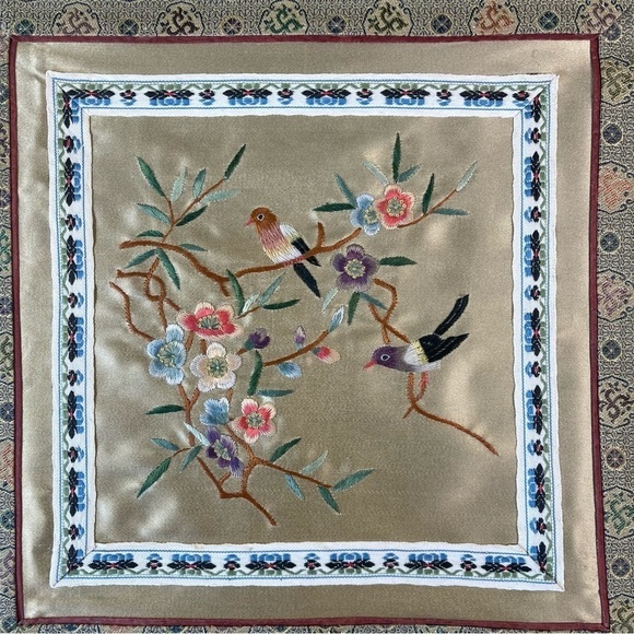 Vintage Chinese silk embroidered pieces or silk napkins (5 pieces) - Picture 5 of 16